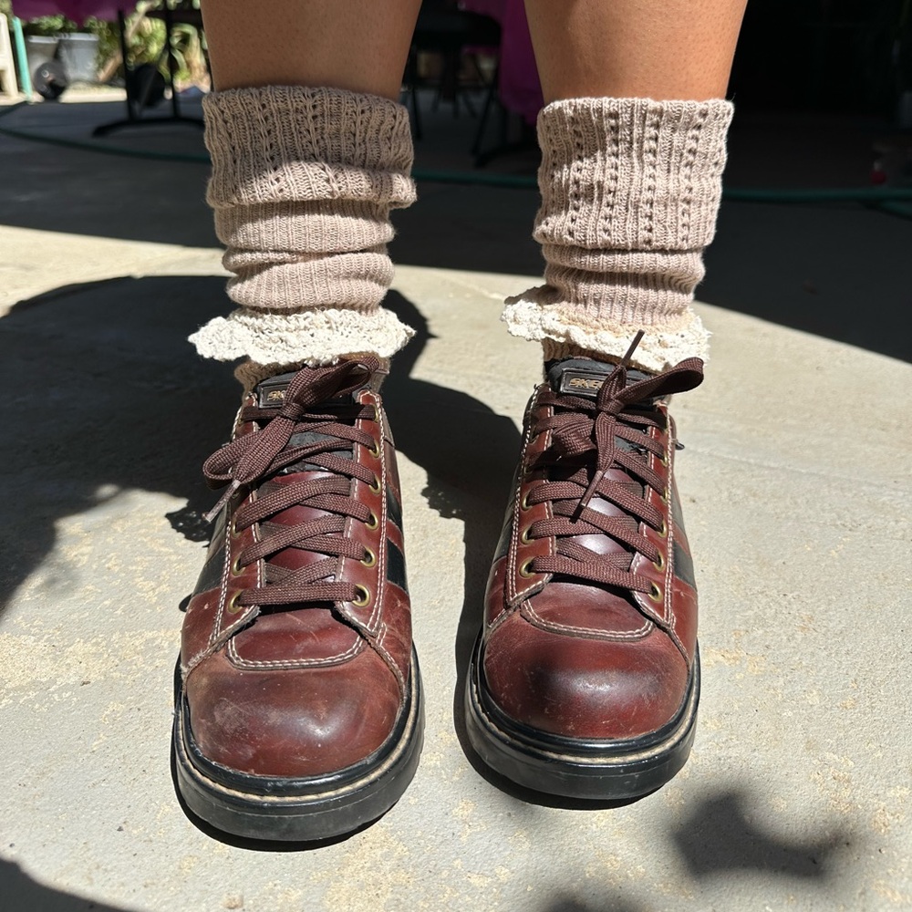 Vintage Y2K Skechers Lace-Up Oxford Sneakers